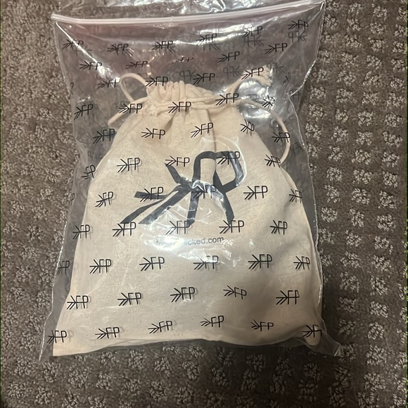 Freshly Picked bow knot moccasins with hard sole bottom size 3 - Picture 5 of 5